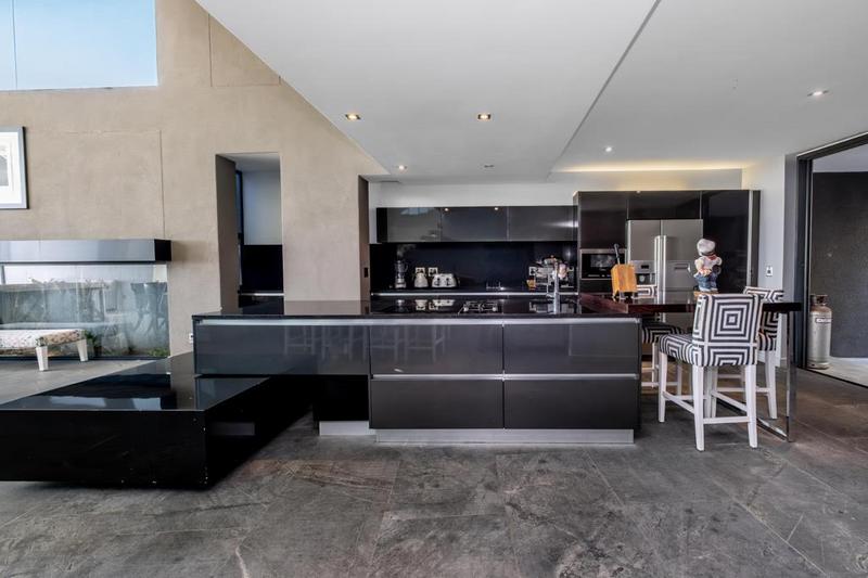 7 Bedroom Property for Sale in Bantry Bay Western Cape